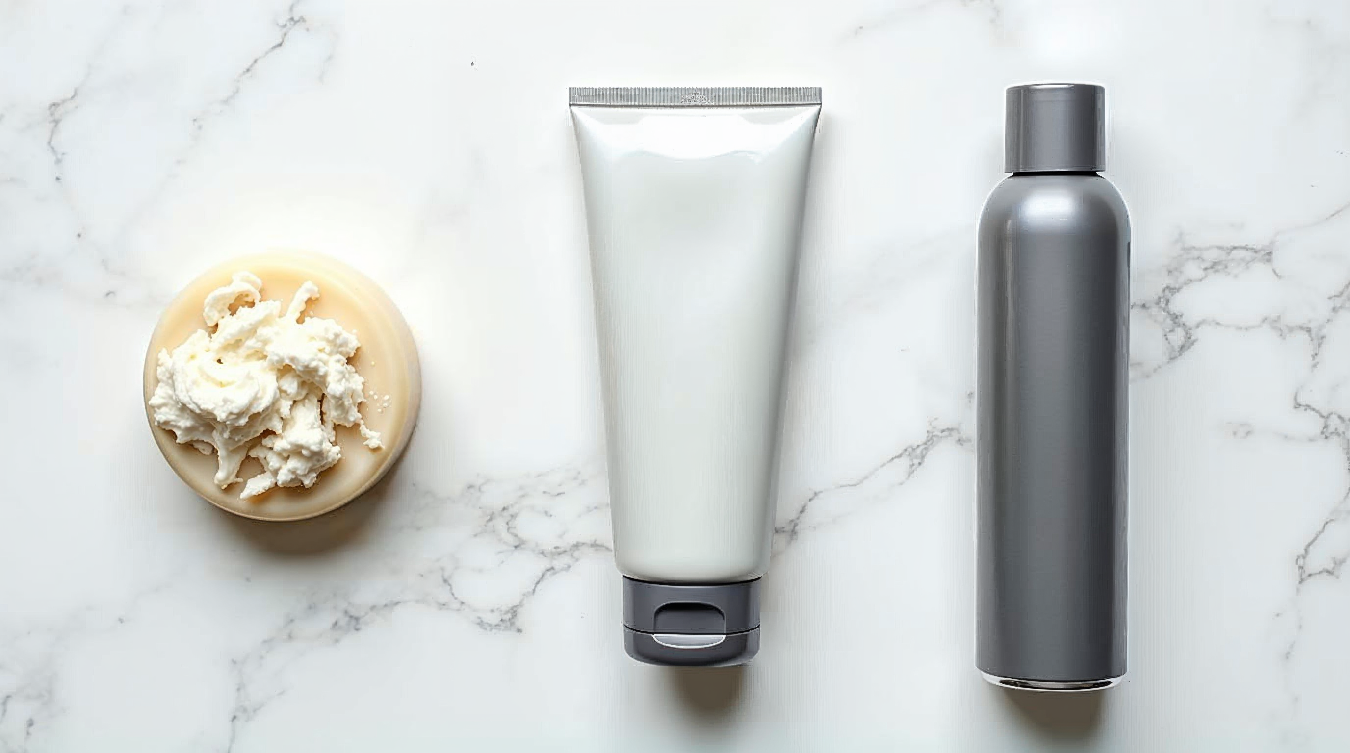 Travel shaving kit with safety razor and shaving soap puck